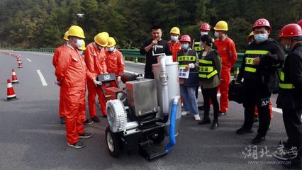 創(chuàng)新引領(lǐng)，匠心筑路——縣交通運輸局大力推廣‘四新技術(shù)’與新材料服務(wù)